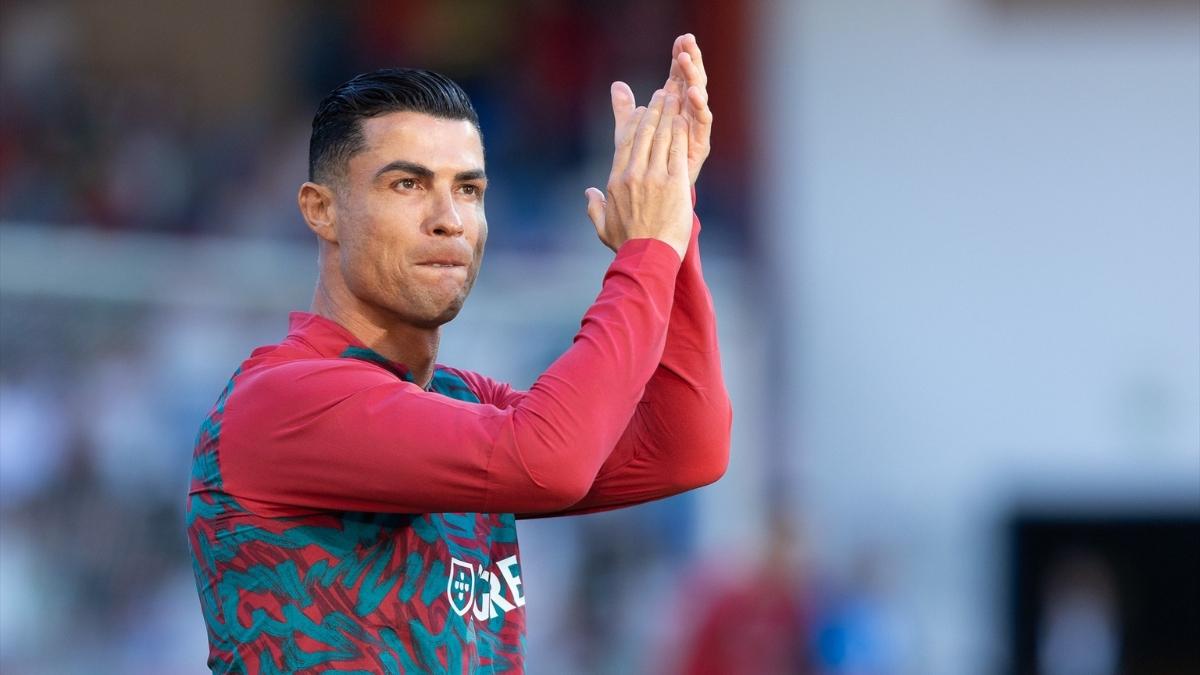 Crisitano Ronaldo durante el calentamiento del partido| EP