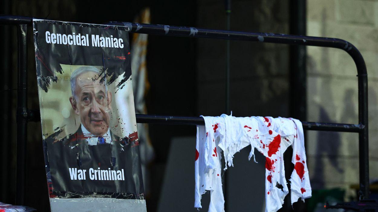 Melbourne, Australia: Fotografía del primer ministro israelí Netanyahu durante una protesta para conmemorar los dos años de guerra en Gaza. Europa Press.
