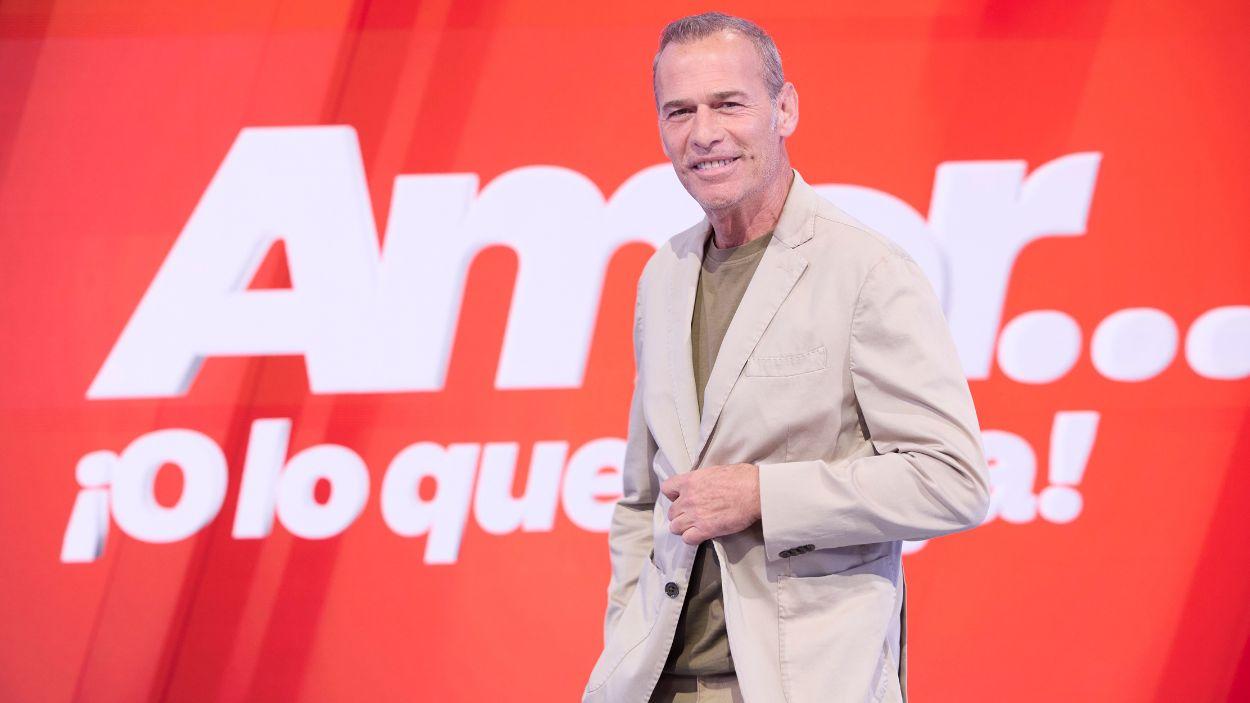 Carlos Lozano en la presentación de 'Amor… ¡O lo que surja!'. MEDIASET.