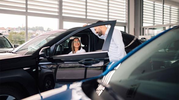 Compradores coches. EP