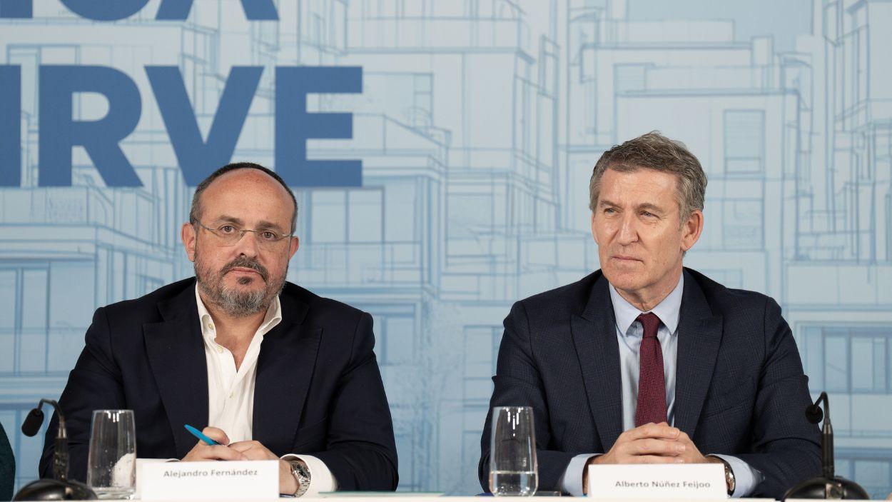 El presidente del PP en Catalunya, Alejandro Fernández, y el líder del PP nacional, Alberto Núñez Feijóo. EP.