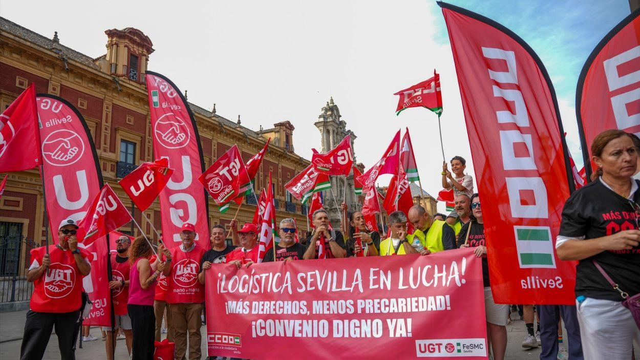 Movilización convocada por CCOO en apoyo a los trabajadores del sector logístico de Sevilla / EP