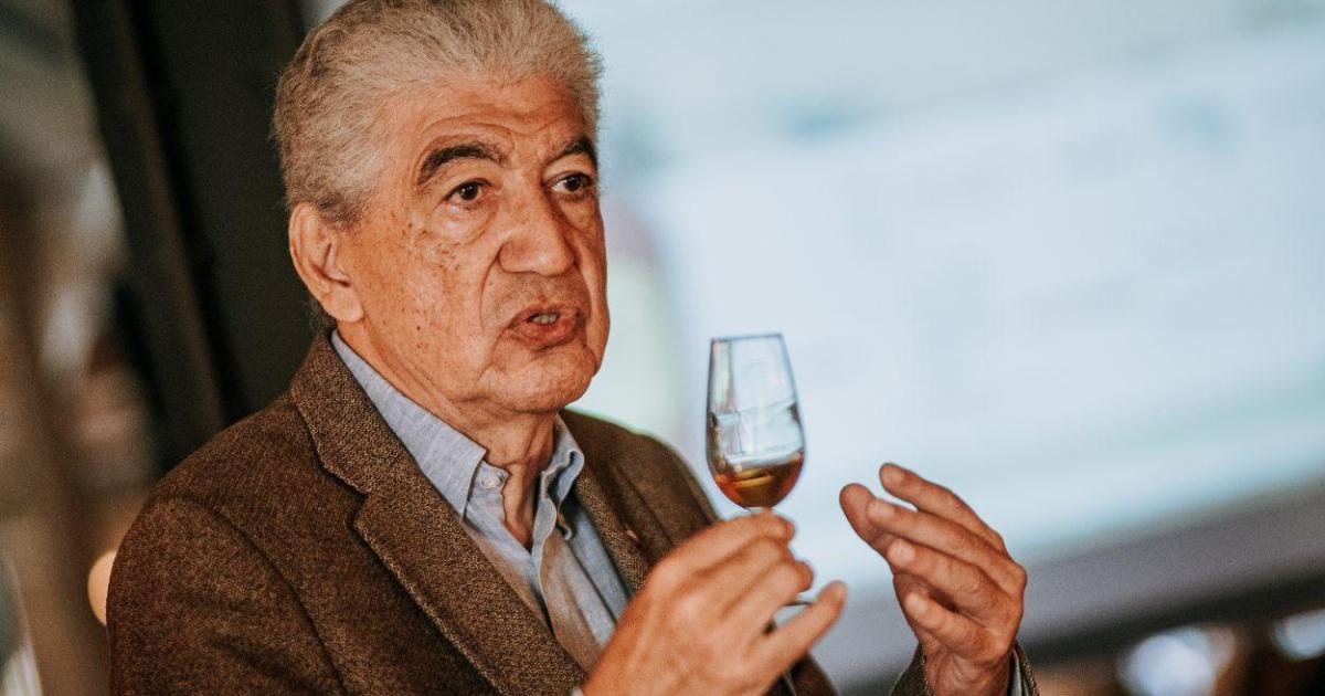 Luis Figueroa, maestro ronero: "El ron hay que beberlo con alegría"