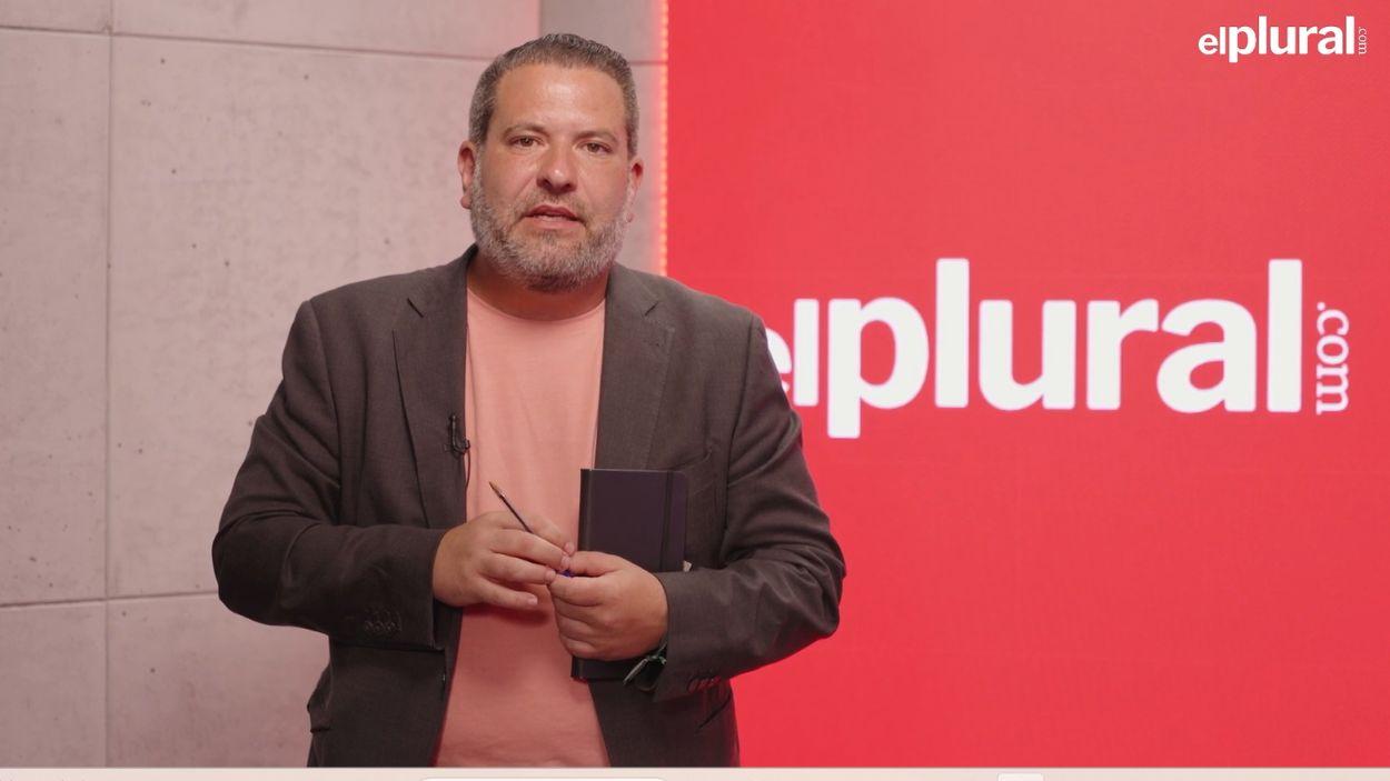 El director de ElPlural.com, José María Garrido, en un nuevo episodio de 'La mesa del director'.