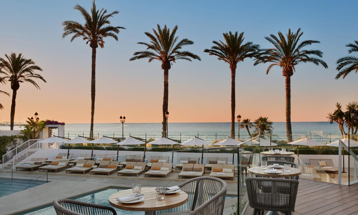 W Ibiza estrena temporada con una propuesta que combina gastronomía, bienestar, música y experiencias para descubrir otra forma de vivir el Mediterráneo