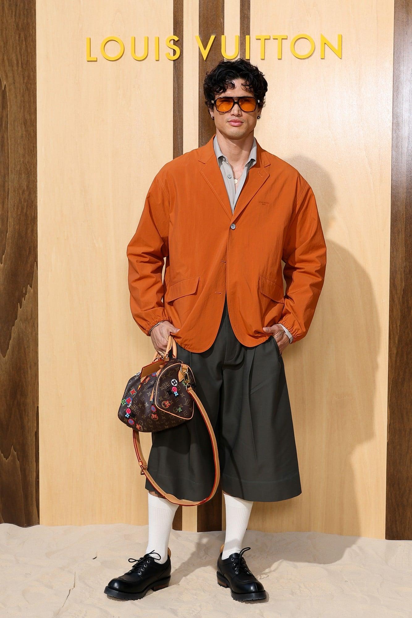 Charles Melton en Louis Vuitton Charles Melton en Louis Vuitton