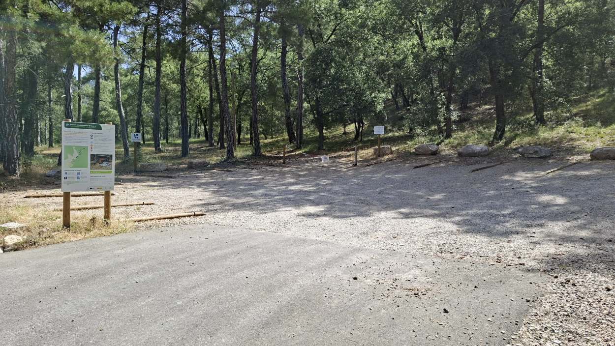 Área de estacionamiento. JCCM