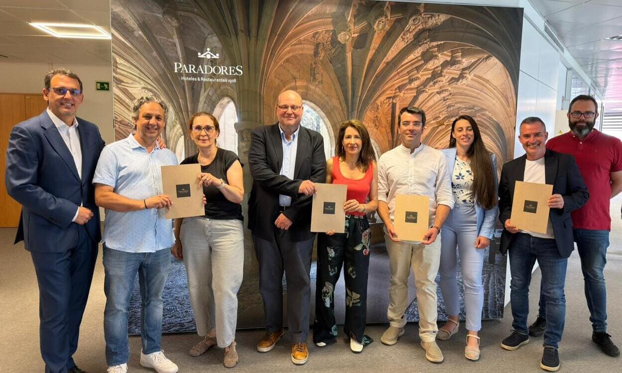 Paradores de Turismo formaliza la firma de su Plan de Pensiones. PARADORES
