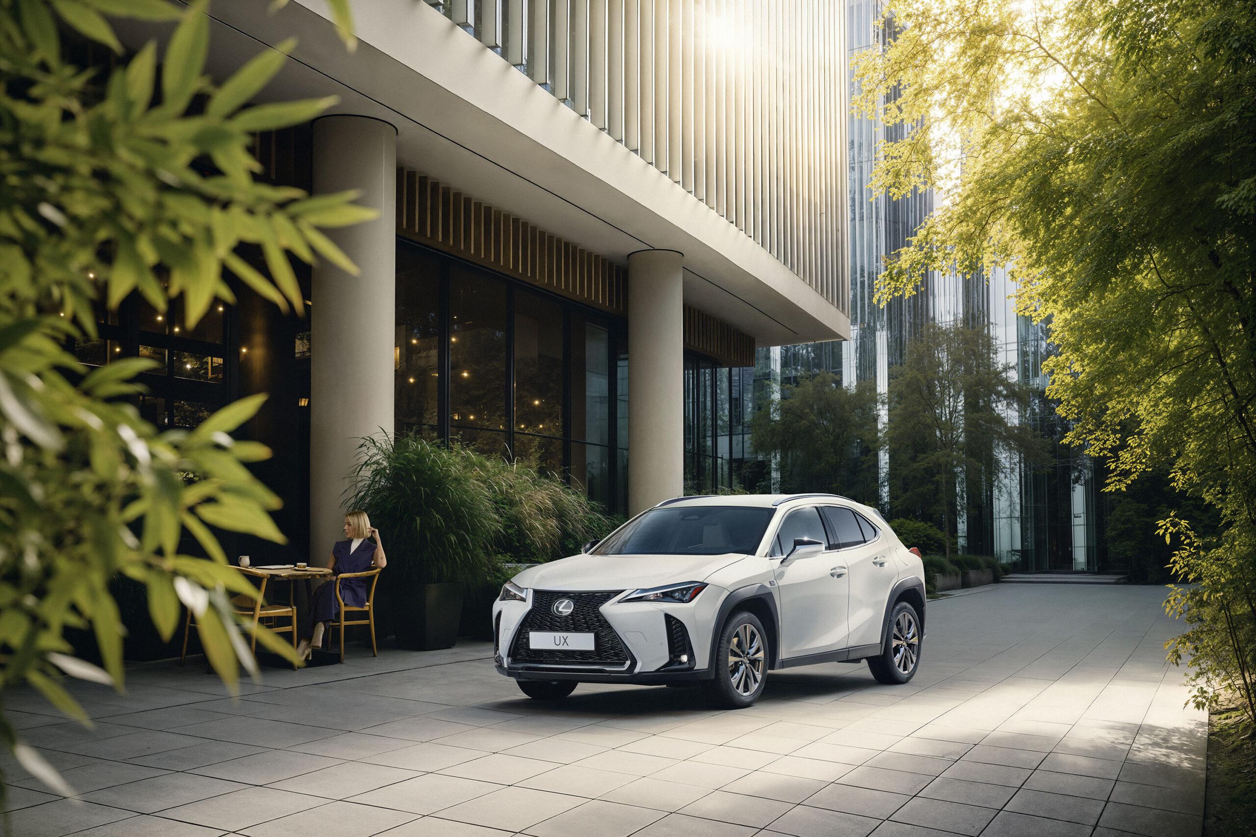Lexus UX 300 (Lexus)