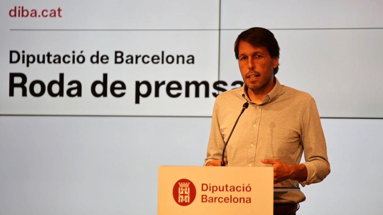 El diputado de Comercio, Consumo y Salud Pública de la Diputación de Barcelona, Josep-Ramon Mut, ha explicado las actuaciones del programa a los medios de comunicación. Foto: Diputación de Barcelona