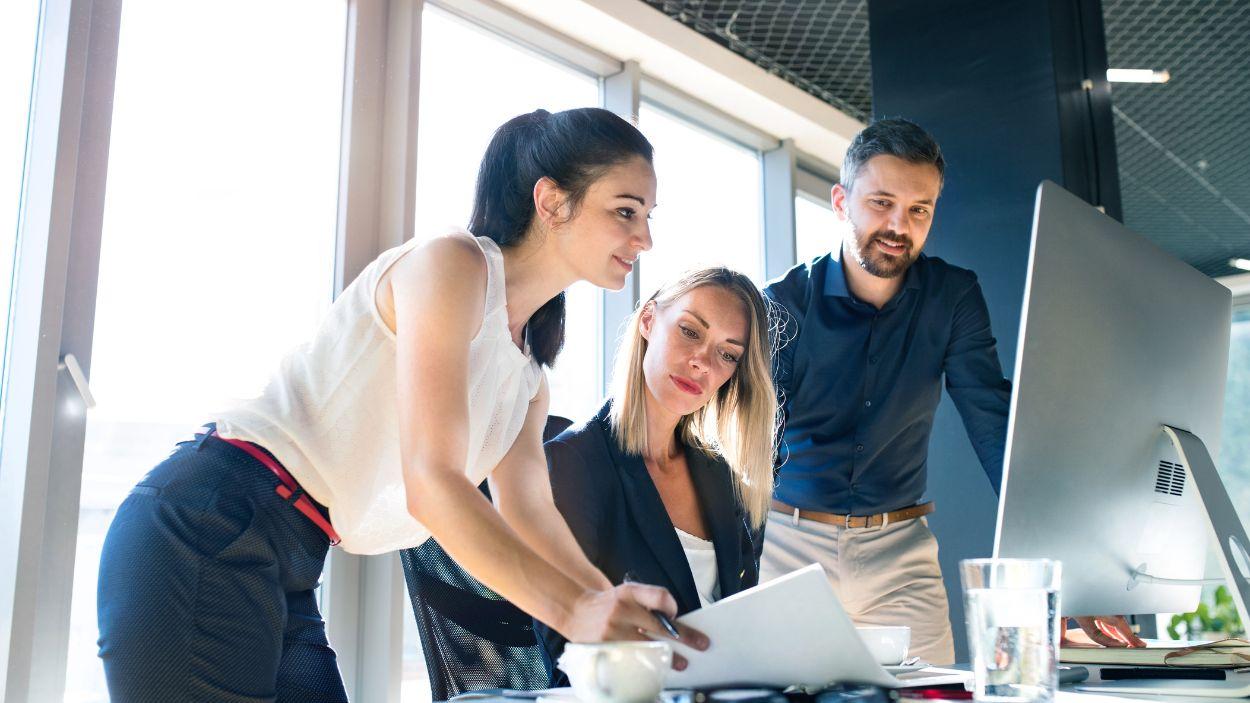 Fad Juventud y Banco Santander presentan las conclusiones de un informe sobre la realidad laboral y personal de las personas de 18 a 30 años