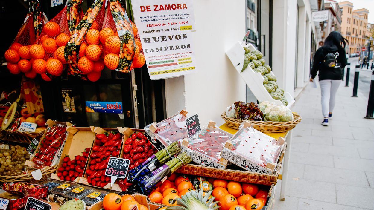 Imagen de una frutería de barrio en Madrid. EP.