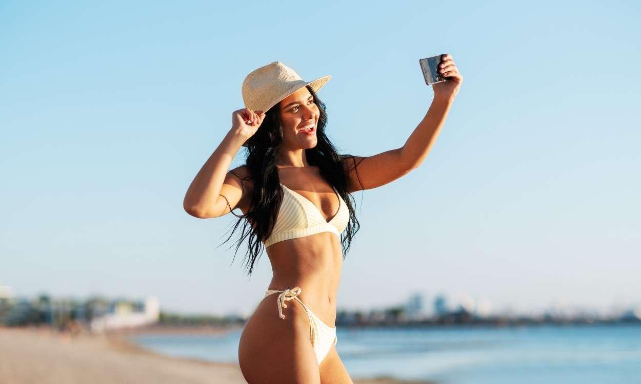 Tus vacaciones no necesitan una retransmisión en directo: consejos para usar las redes sociales con seguridad este verano