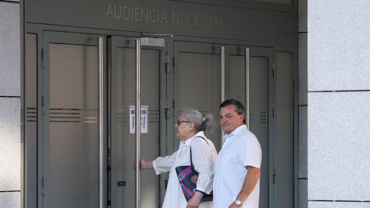 La empresaria Carmen Pano y su chófer Álvaro Gallego a su llegada a la Audiencia Nacional, a 29 de junio de 2026, en Madrid (España).