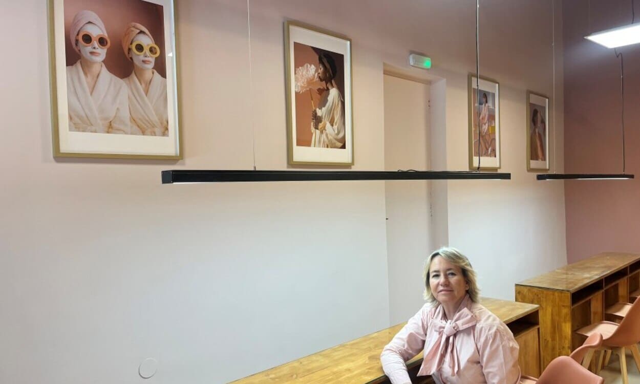Helena Prats, fundadora de The Pink Philippa, impulsó su proyecto con un microcrédito de MicroBank. CAIXABANK.