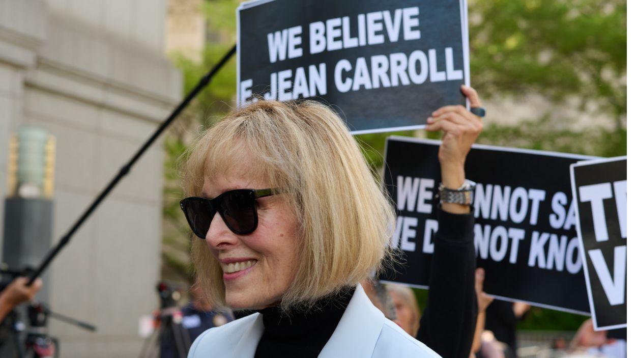 La periodista E. Jean Carroll durante el proceso judicial contra Donald Trump en 2023. EP.