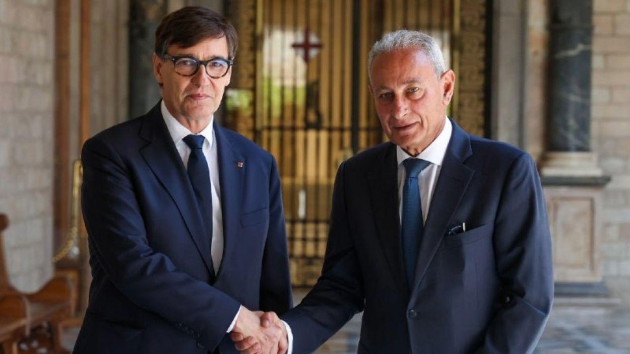 El presidente de la Generalitat, Salvador Illa, y el secretario general de la Unión por el Mediterráneo (UpM), Nasser Kamel, en el Palau de la Generalitat, a 29 de junio de 2026. Govern
