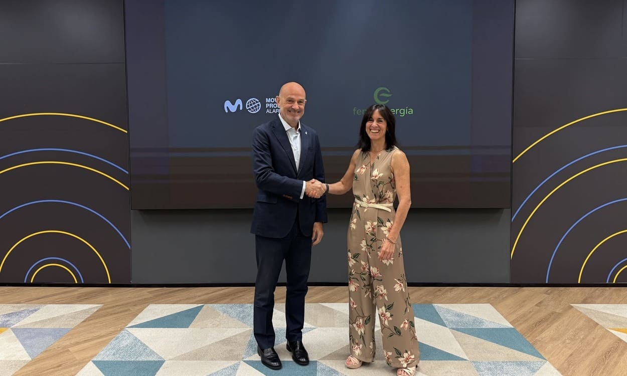 Movistar Prosegur Alarmas firma un acuerdo con Feníe Energía para llevar sus sistemas de seguridad a más hogares. MOVISTAR