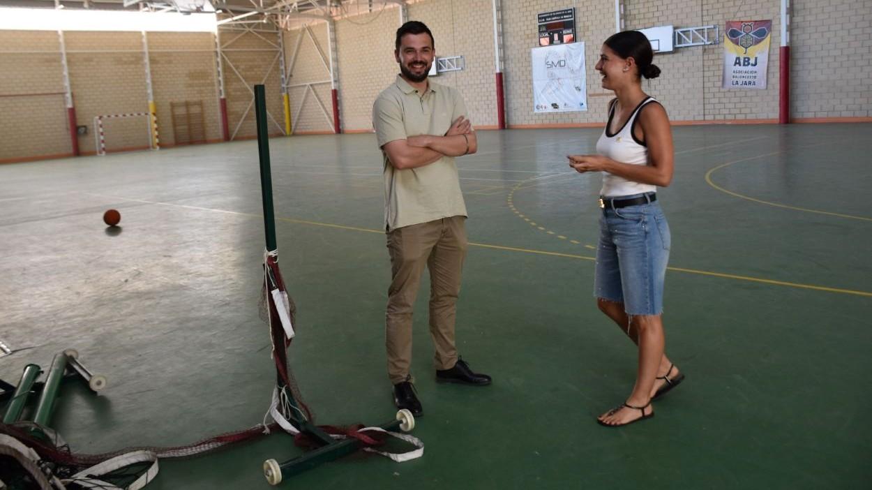 Abel Fresneda, diputado de Deportes,  junto a la alcaldesa, Yohanna León. Diputación de Cuenca
