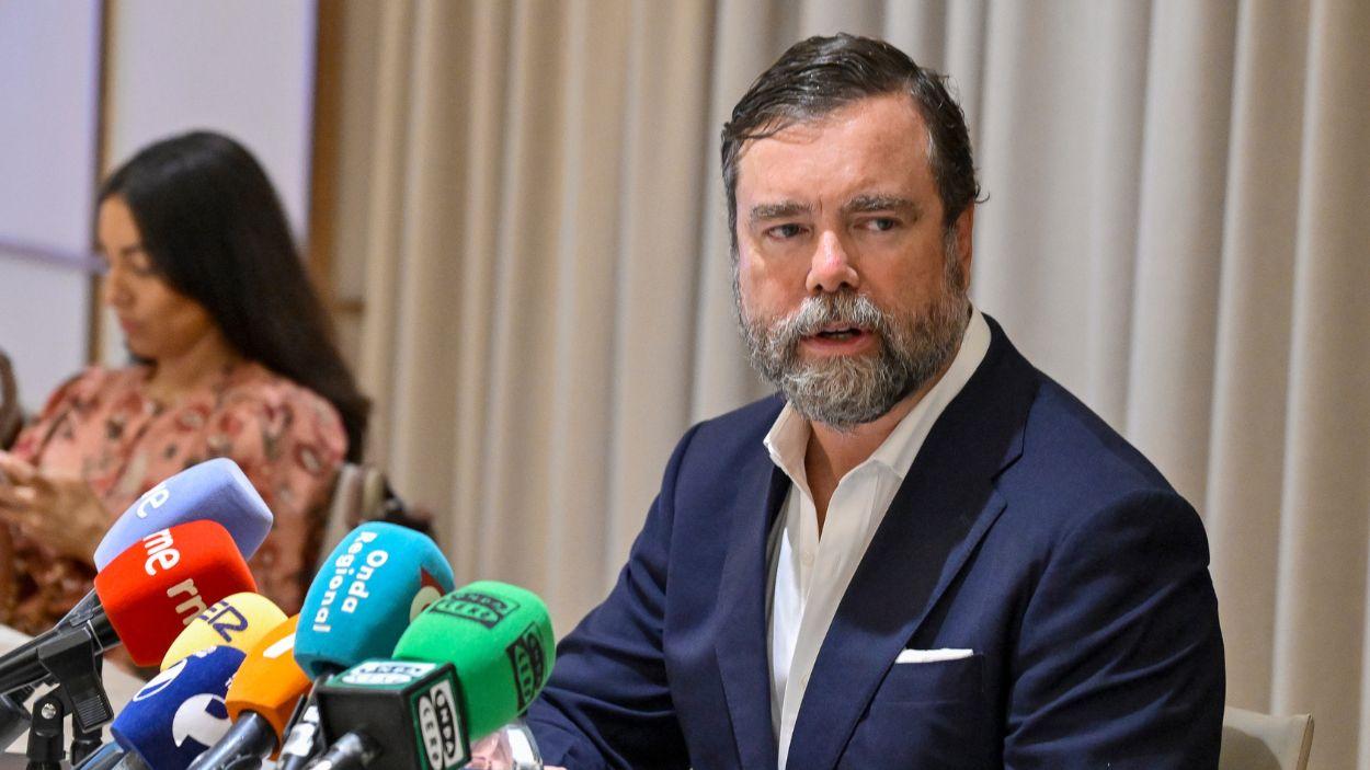 El presidente de Atenea y exportavoz parlamentario de Vox, Iván Espinosa de los Monteros, en un desayuno informativo en Murcia. EP.