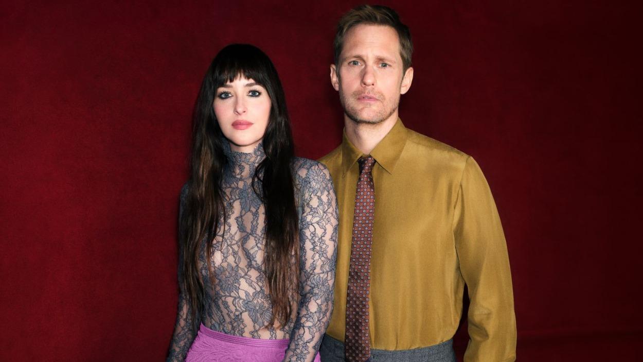 Dakota Johnson y Alexander Skarsgård / Valentino Beauty