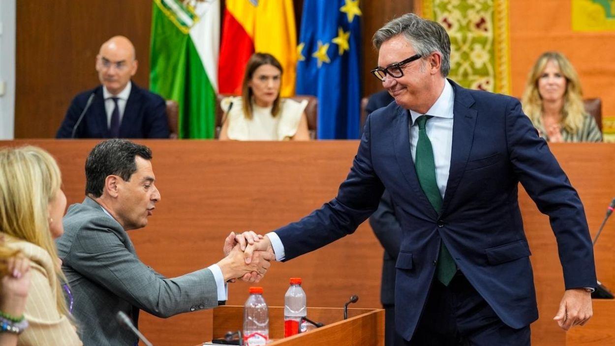 Moreno Bonilla y Manuel Gavira, el pasado martes, 30 de junio, en el Parlamento andaluz / Archivo EP