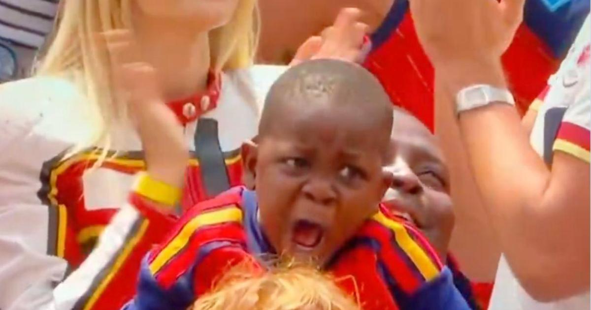 El hermano de Lamine Yamal desata la locura con su celebración del tercer gol de España