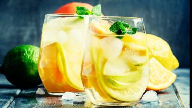 Sangría de cava: la receta refrescante y fácil que triunfa en verano