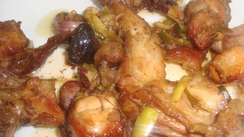 Conejo al ajillo, típico de la gastronomía popular española