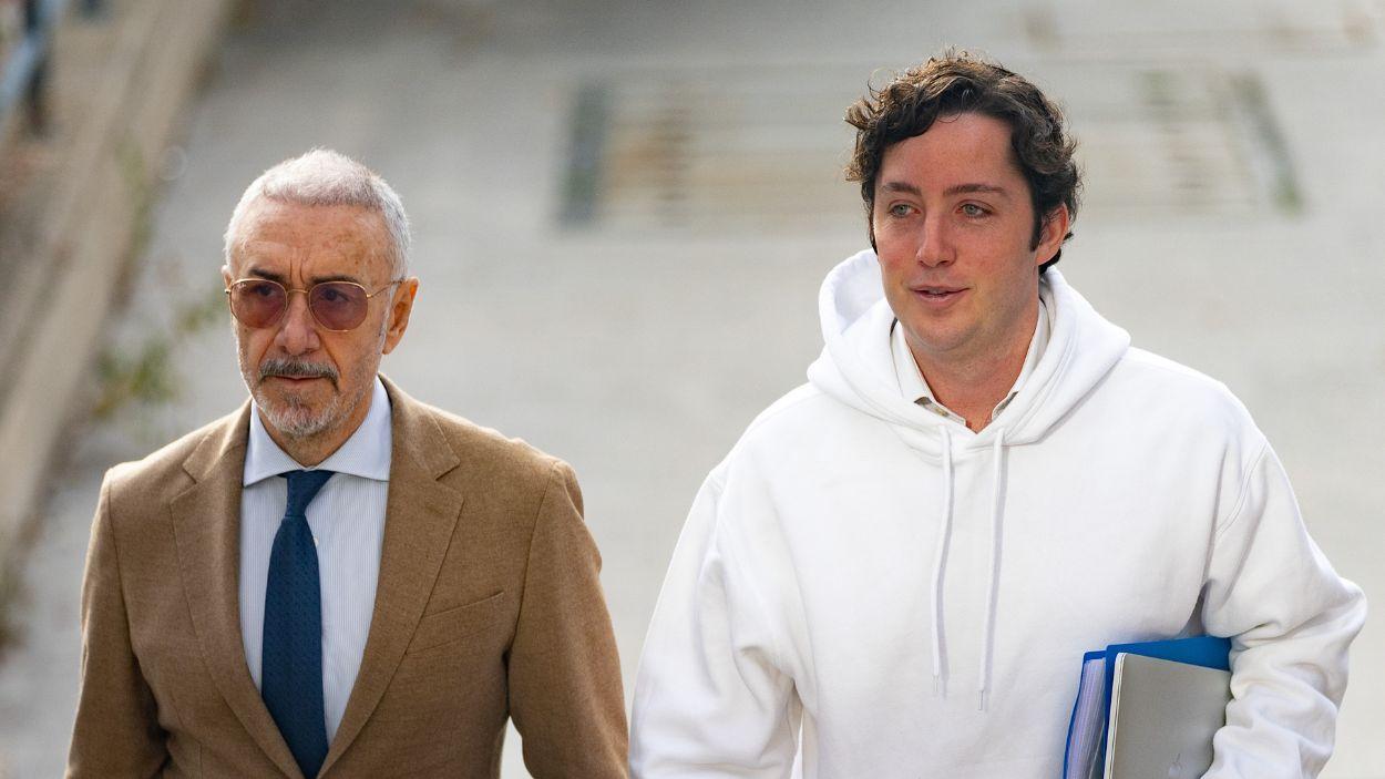  Francisco Nicolás Gómez Iglesias, 'El Pequeño Nicolás', llega junto a su abogado a la Audiencia Provincial de Madrid en una imagen de archivo. EP