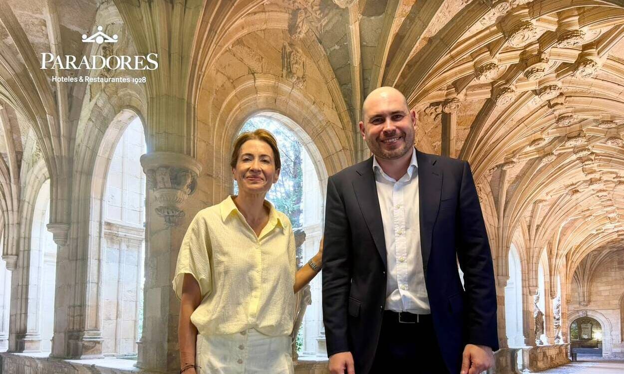 La presidenta de Paradores, Raquel Sánchez, y el delegado del Gobierno de Ceuta, Miguel Ángel Pérez. PARADORES