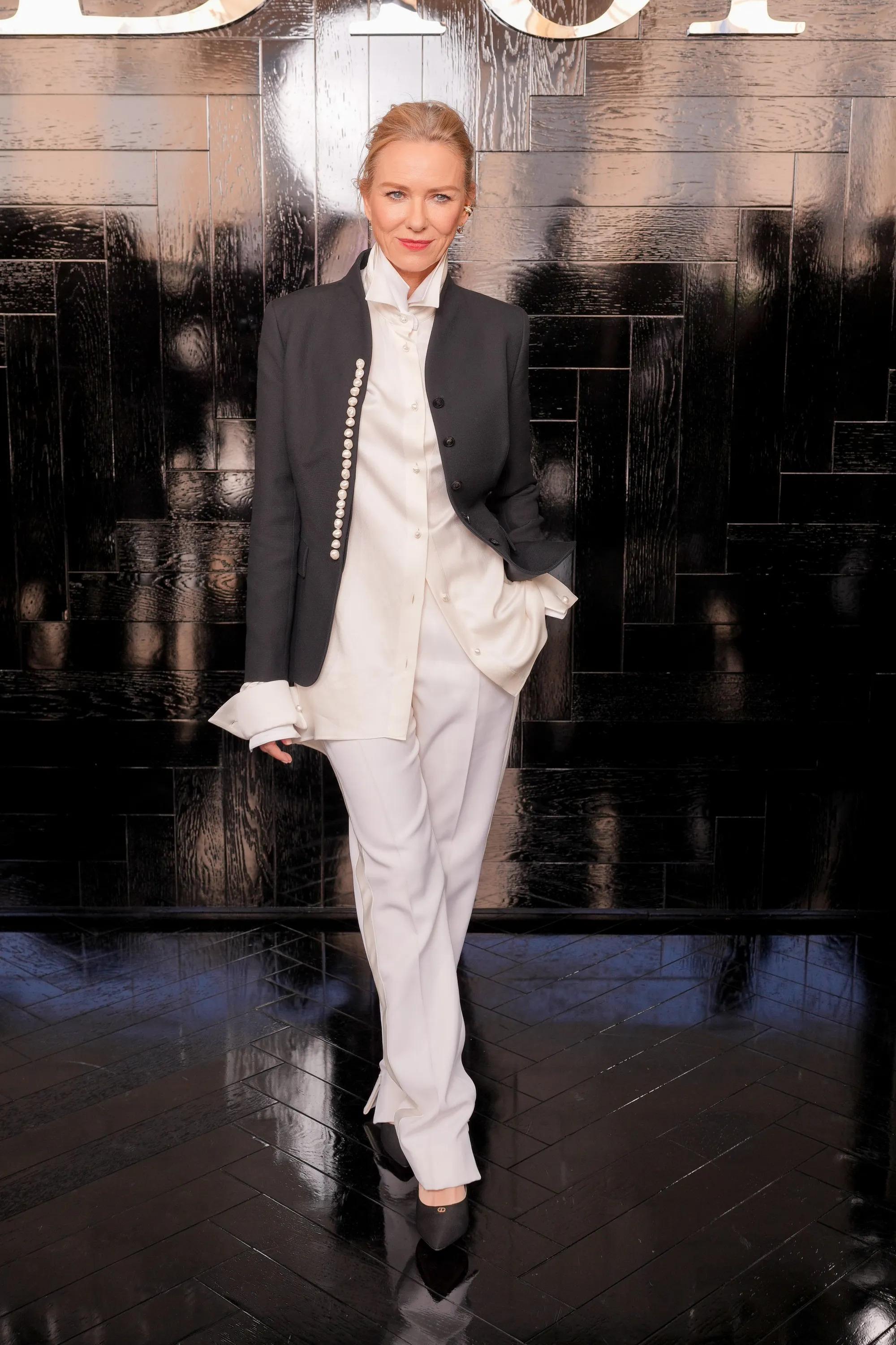 Naomi Watts en el desfile de Dior Naomi Watts en el desfile de Dior