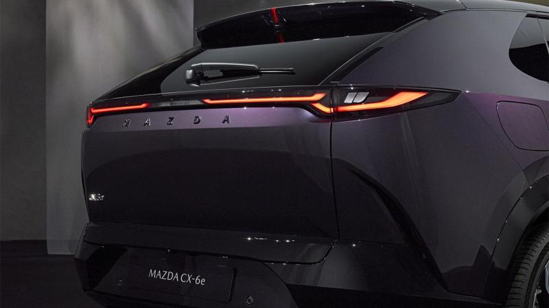 mazdacx6e detalletras