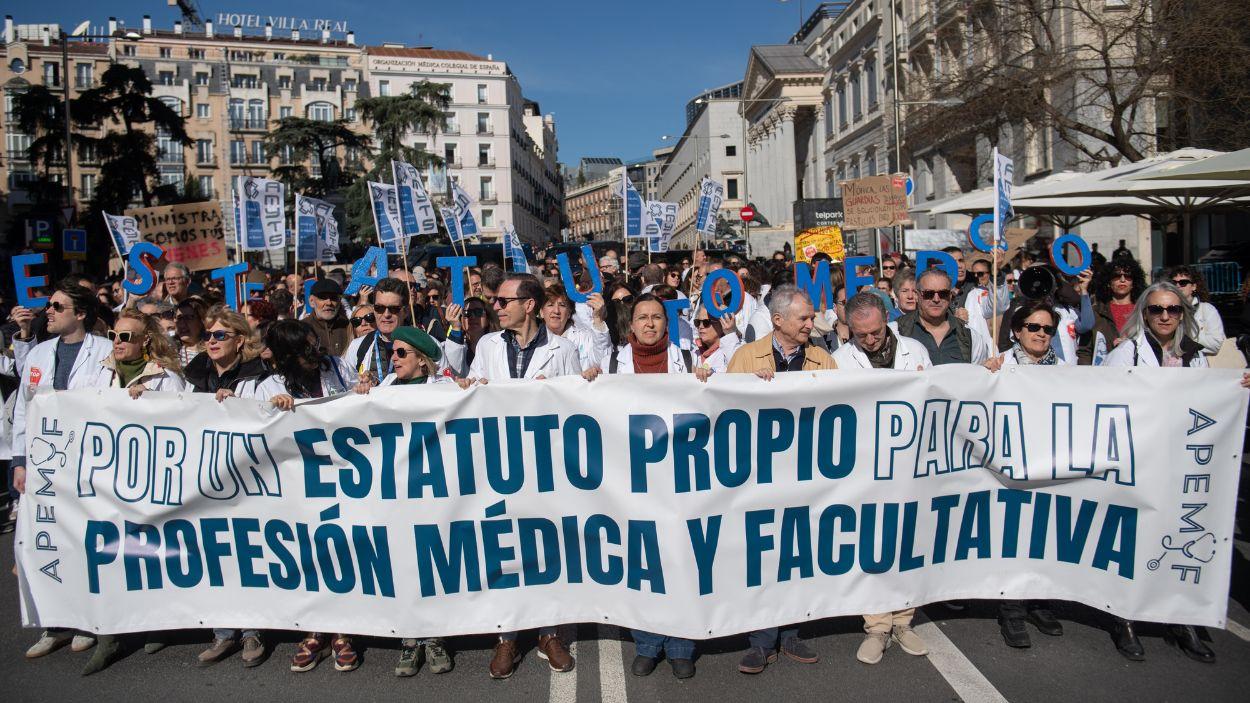 Manifestación convocada con motivo de la huelga de médicos contra el nuevo Estatuto Marco, el 16 de marzo de 2026 en Madrid. EP.