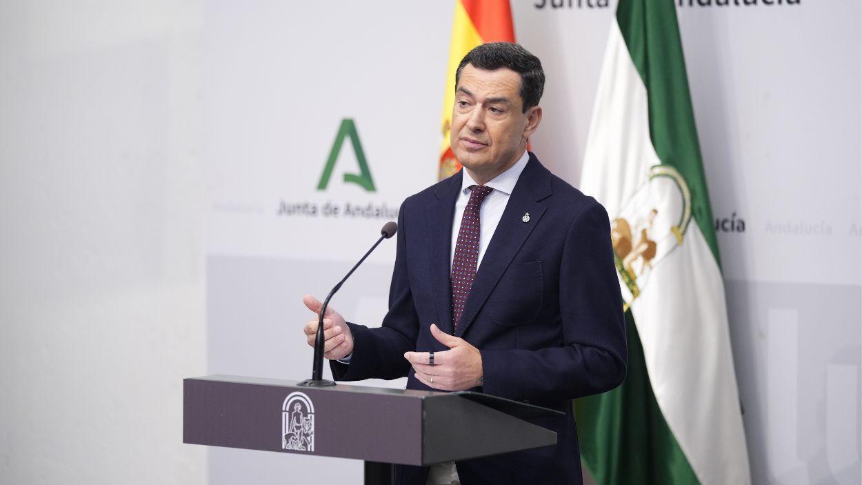 El presidente de la Junta de Andalucía, Moreno Bonilla, ante los medios de comunicación / EP