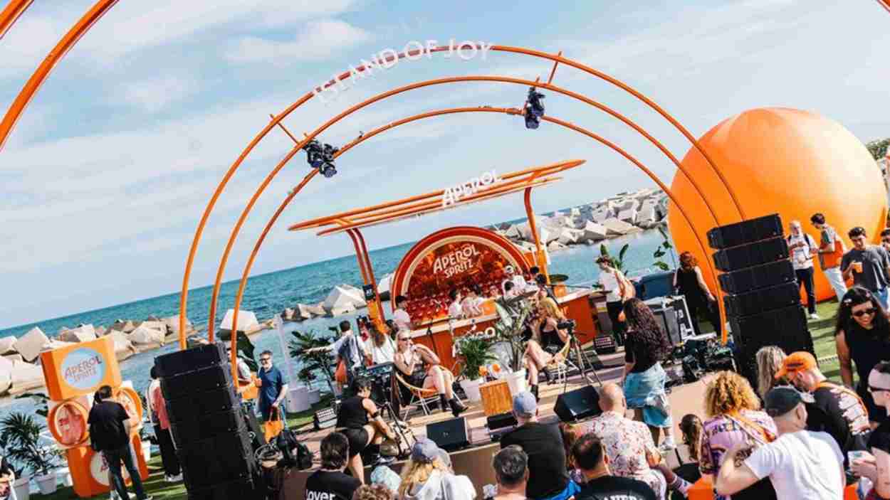 Aperol Spritz refuerza su presencia en los principales festivales del verano