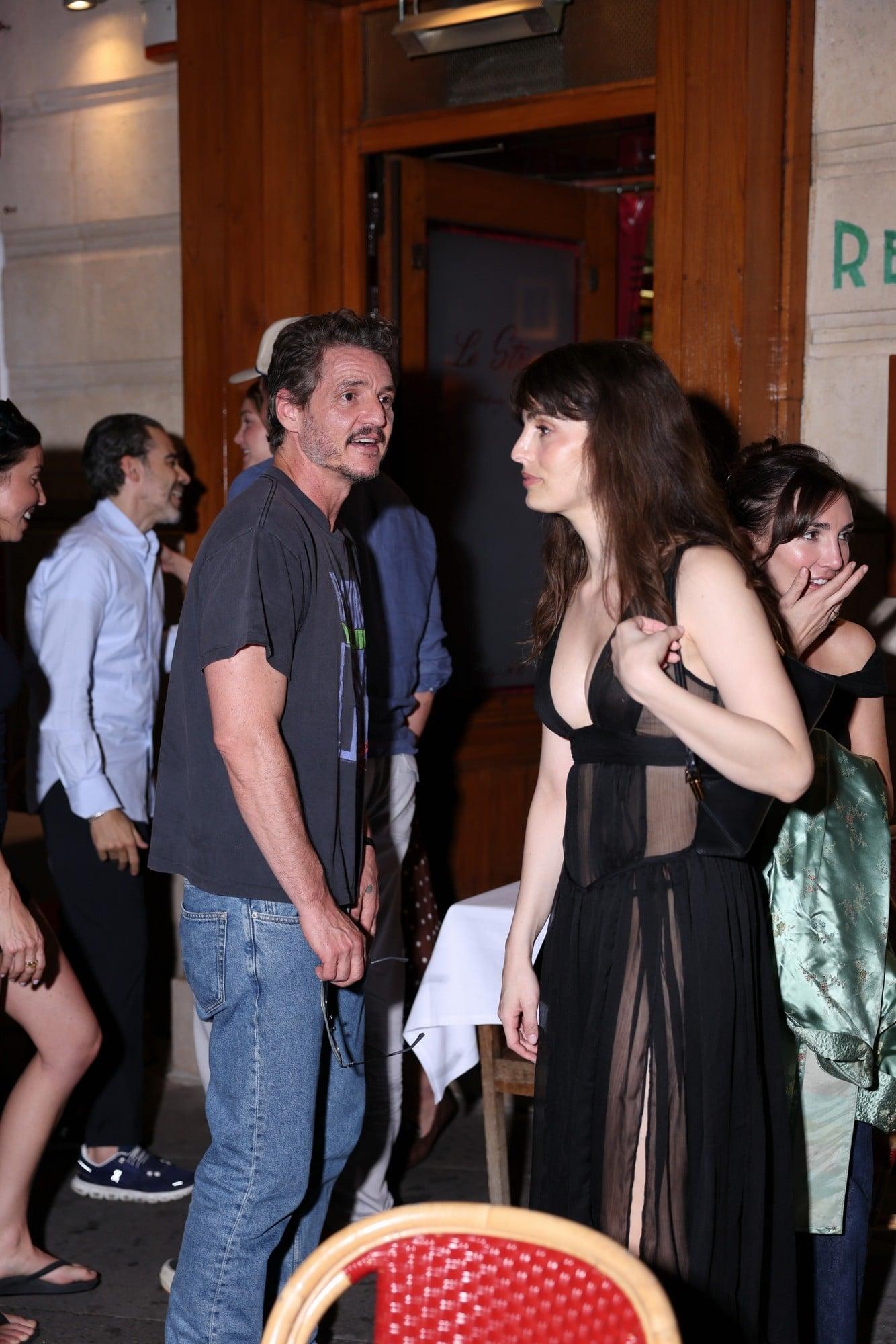 GigiHadidBradleyCooperPedroPascal 110726 2 GigiHadidBradleyCooperPedroPascal 110726 2