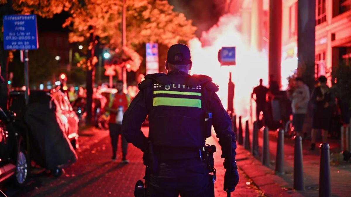 Revueltas en Londres tras la derrota de Marruecos| X