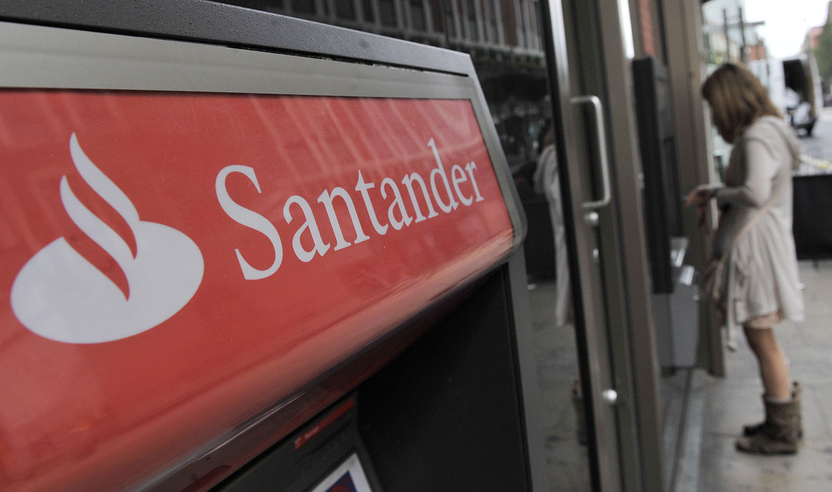 Cajero automático de una sucursal del Banco Santander