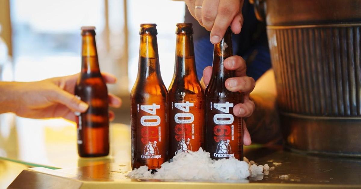 Cruzcampo da un paso estratégico en el segmento ‘premium’ con el lanzamiento de su nueva cerveza 1904