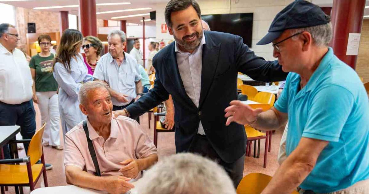 Núñez pide más recursos para los mayores después de que Cospedal recortara dependencia, residencias y ayuda a domicilio