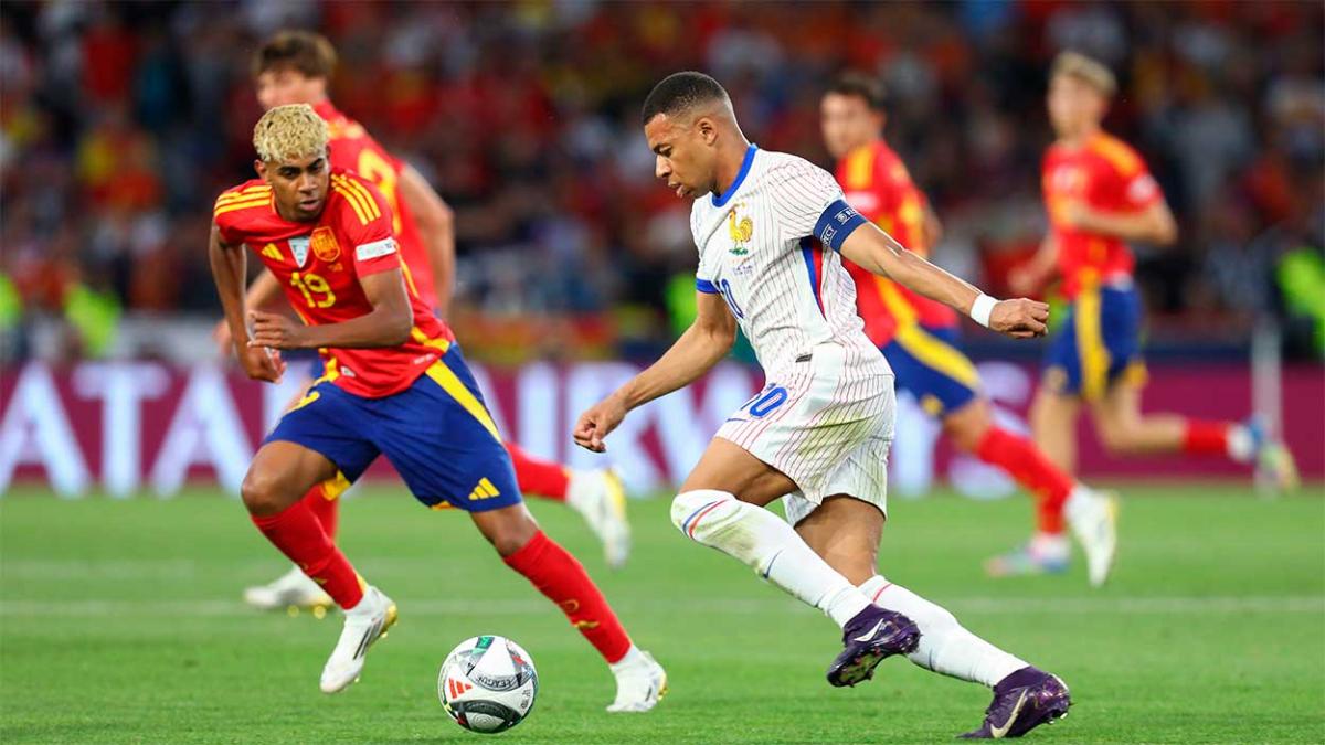Spain and France face off in a semifinal marked by technology