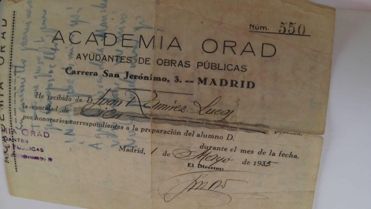 Reverso del recibo en el que Federico García Lorca escribió 'El Rubio de Albacete', un poema inédito que descubrió Manuel Francisco Reina (Imagen cedida por Manuel Francisco Reina)