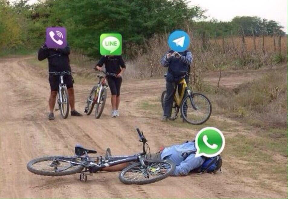 La caída de Whatsapp, vista por @Esepinchewey. 