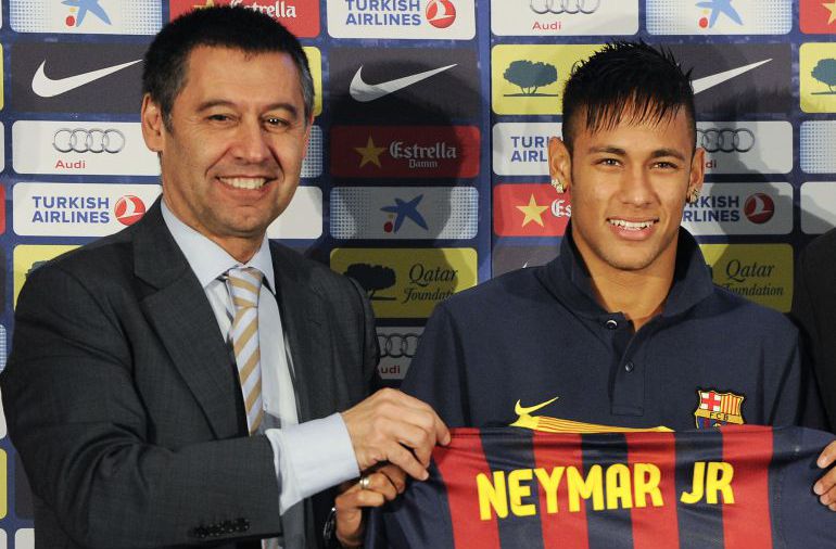 Quién iba a imaginar como acabaría la relación entre Neymar y Bartomeu el día de su presentación