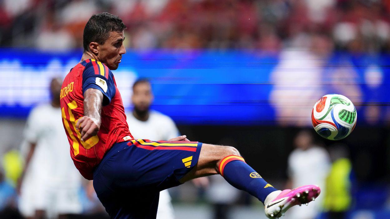 Rodri durante el partido entre España y Arabia Saudí del Mundial 2026. EP.