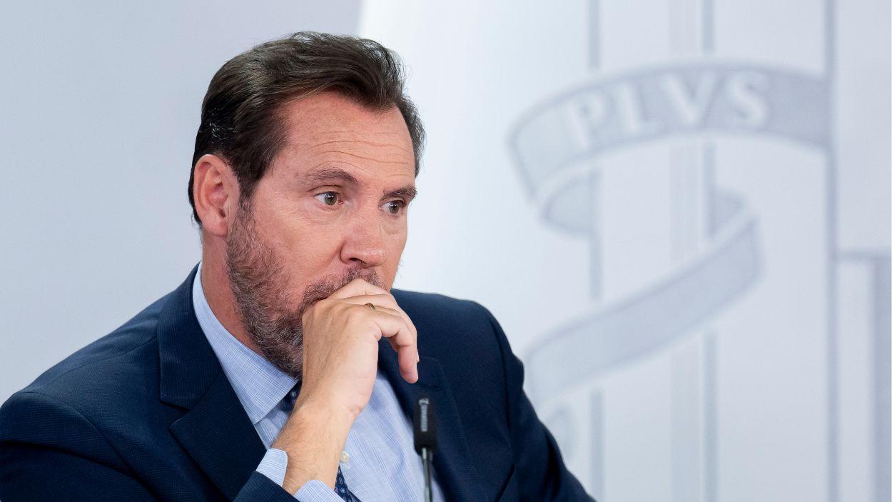 El ministro de Transportes y Movilidad Sostenible, Óscar Puente, durante la rueda de prensa posterior al Consejo de Ministros, en el Palacio de la Moncloa. EP.