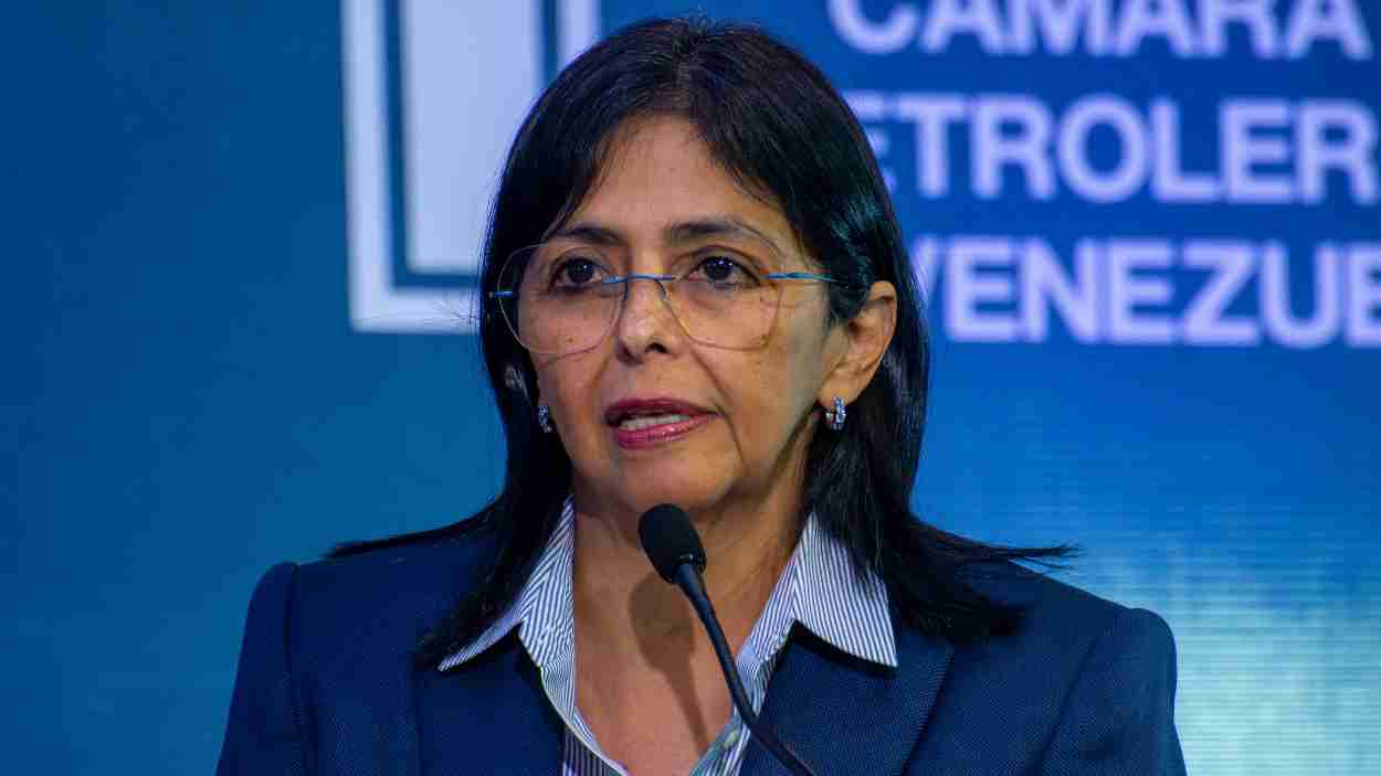 Delcy Rodríguez se querella contra Aldama. EP