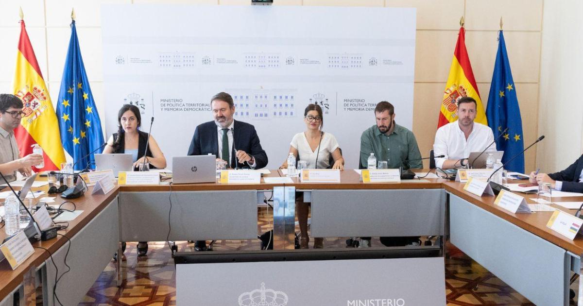 Gobierno y comunidades acuerdan repartir 35 millones para la acogida de menores migrantes sin el apoyo de Vox y Murcia