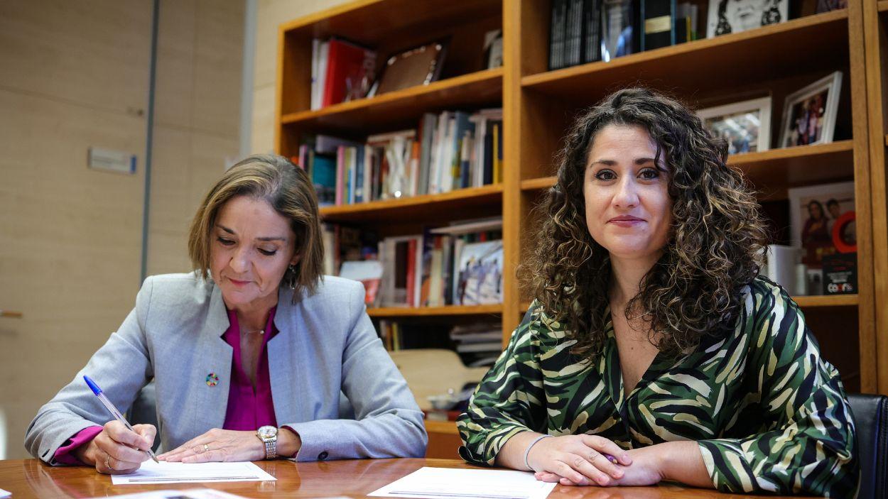 Reyes Maroto y Enma López. EP.